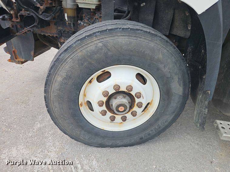 image for item EO7465 2018 Freightliner 108SD 