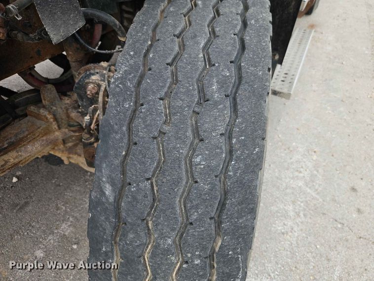 image for item EO7465 2018 Freightliner 108SD 