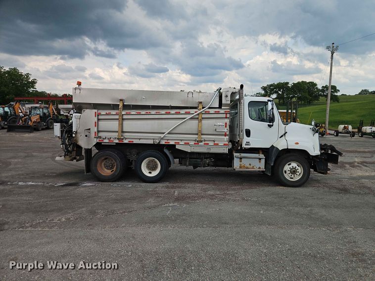 image for item EO7466 2018 Freightliner 108SD dump truck
