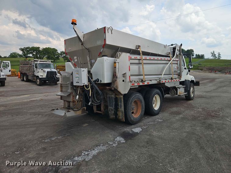 image for item EO7466 2018 Freightliner 108SD dump truck