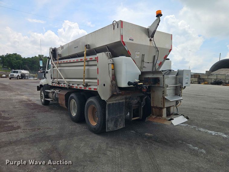 image for item EO7466 2018 Freightliner 108SD dump truck