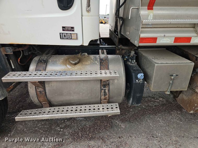 image for item EO7466 2018 Freightliner 108SD dump truck