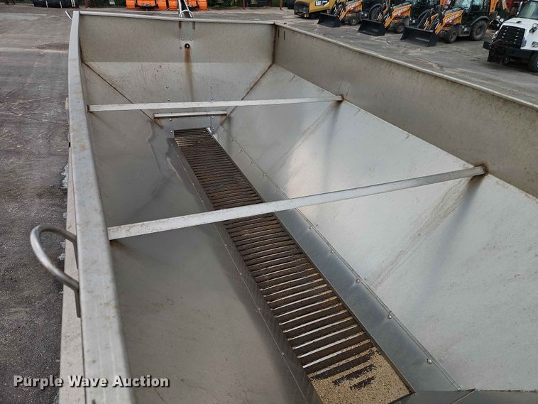 image for item EO7466 2018 Freightliner 108SD dump truck