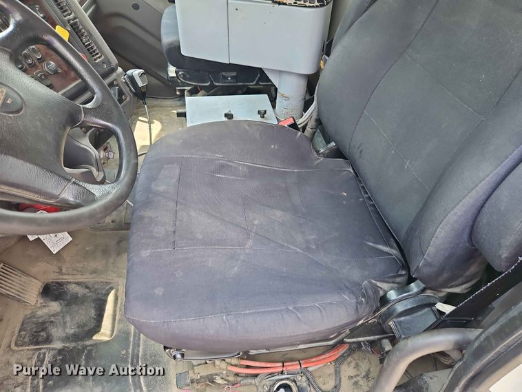 image for item EO7466 2018 Freightliner 108SD dump truck
