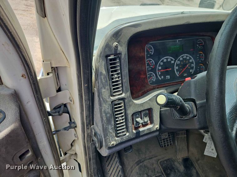image for item EO7466 2018 Freightliner 108SD dump truck