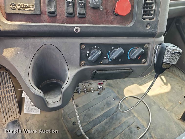image for item EO7466 2018 Freightliner 108SD dump truck