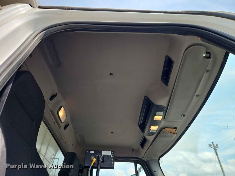 image for item EO7466 2018 Freightliner 108SD dump truck