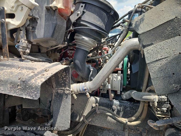 image for item EO7466 2018 Freightliner 108SD dump truck