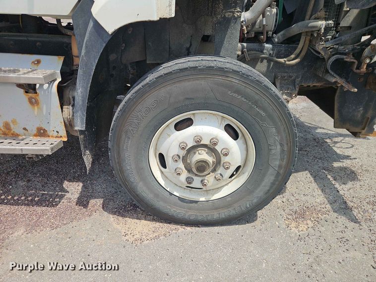 image for item EO7466 2018 Freightliner 108SD dump truck