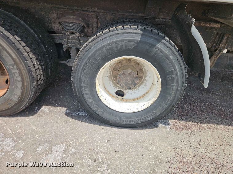 image for item EO7466 2018 Freightliner 108SD dump truck