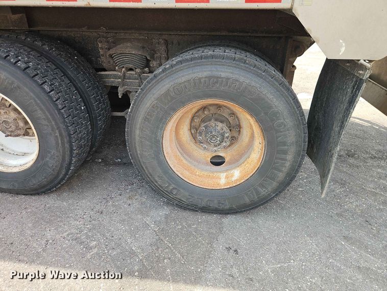 image for item EO7466 2018 Freightliner 108SD dump truck