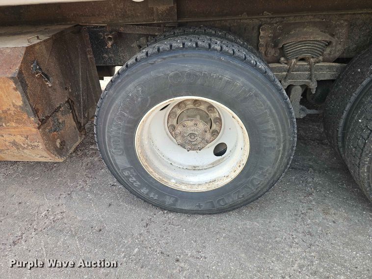 image for item EO7466 2018 Freightliner 108SD dump truck
