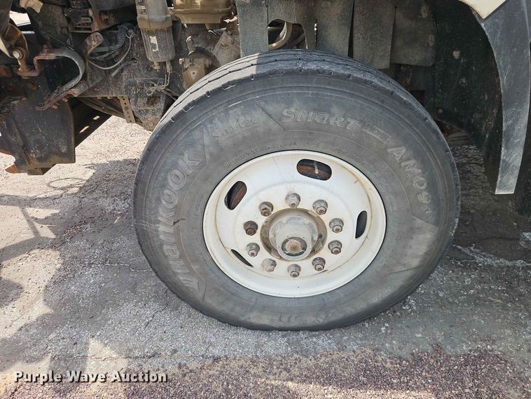 image for item EO7466 2018 Freightliner 108SD dump truck
