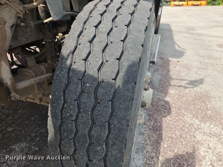 image for item EO7466 2018 Freightliner 108SD dump truck