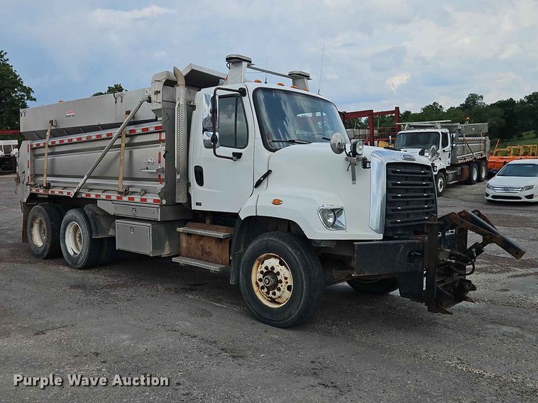 image for item EO7467 2018 Freightliner 108SD dump truck