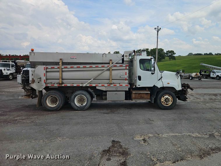 image for item EO7467 2018 Freightliner 108SD dump truck