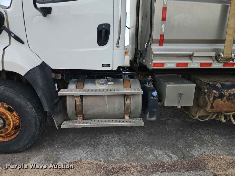 image for item EO7467 2018 Freightliner 108SD dump truck