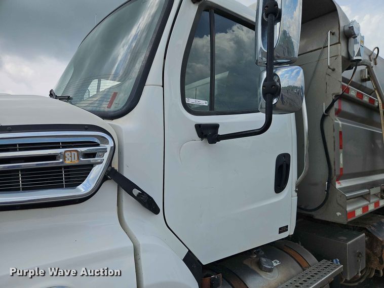 image for item EO7467 2018 Freightliner 108SD dump truck
