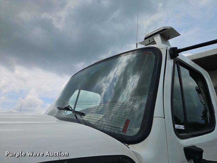 image for item EO7467 2018 Freightliner 108SD dump truck