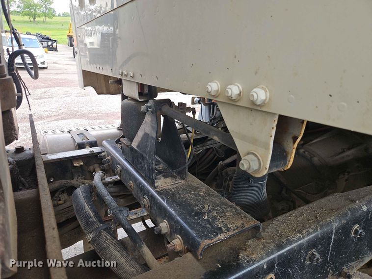 image for item EO7467 2018 Freightliner 108SD dump truck