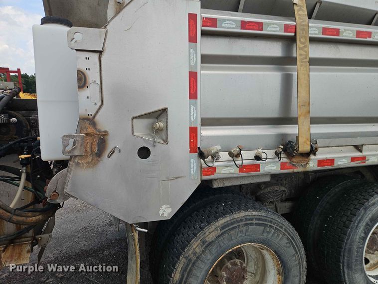 image for item EO7467 2018 Freightliner 108SD dump truck