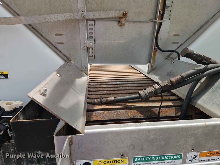 image for item EO7467 2018 Freightliner 108SD dump truck