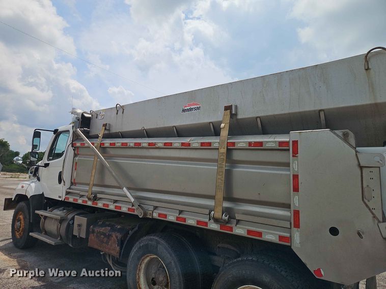 image for item EO7467 2018 Freightliner 108SD dump truck