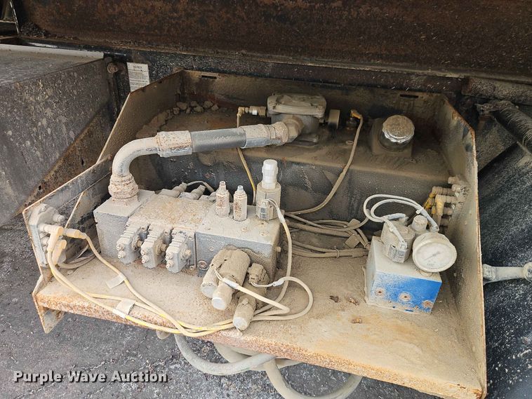 image for item EO7467 2018 Freightliner 108SD dump truck
