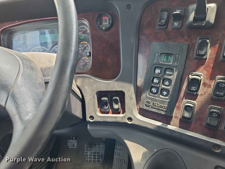 image for item EO7467 2018 Freightliner 108SD dump truck