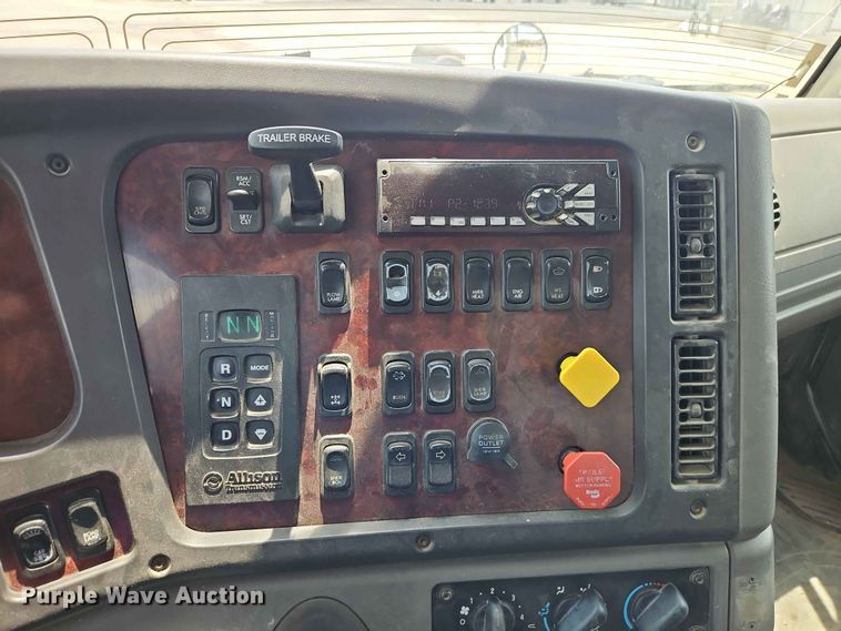 image for item EO7467 2018 Freightliner 108SD dump truck