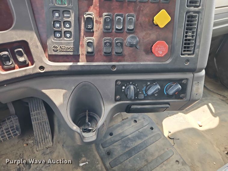 image for item EO7467 2018 Freightliner 108SD dump truck