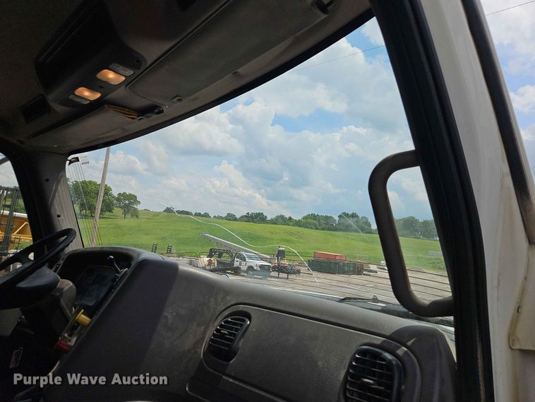 image for item EO7467 2018 Freightliner 108SD dump truck