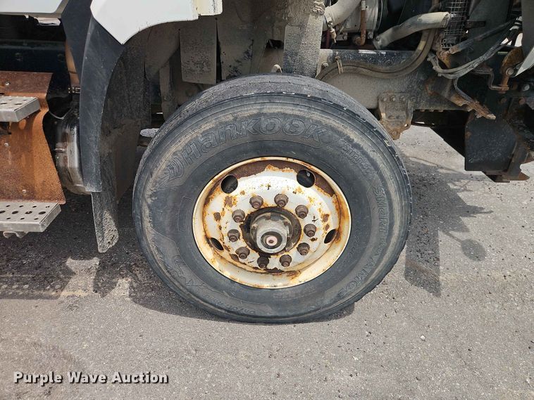 image for item EO7467 2018 Freightliner 108SD dump truck