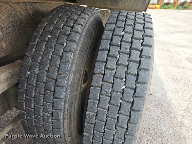 image for item EO7467 2018 Freightliner 108SD dump truck