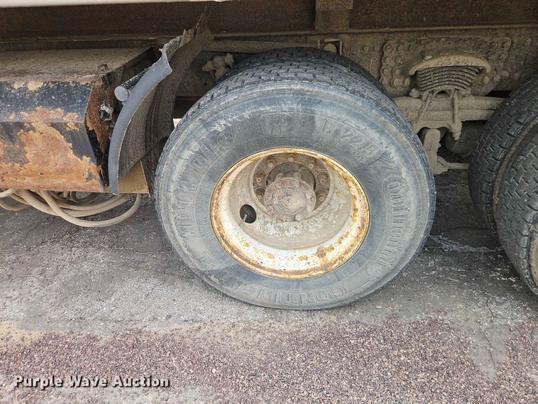 image for item EO7467 2018 Freightliner 108SD dump truck