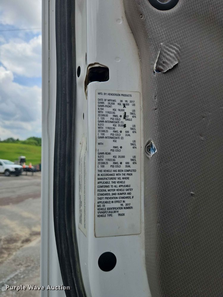 image for item EO7467 2018 Freightliner 108SD dump truck