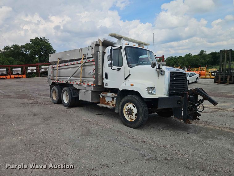image for item EO7468 2018 Freightliner 108SD dump truck