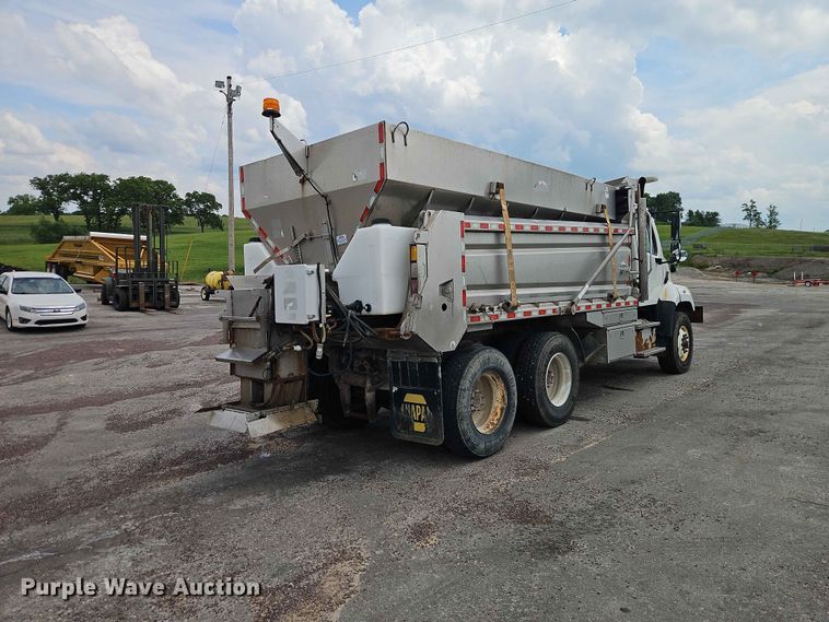 image for item EO7468 2018 Freightliner 108SD dump truck