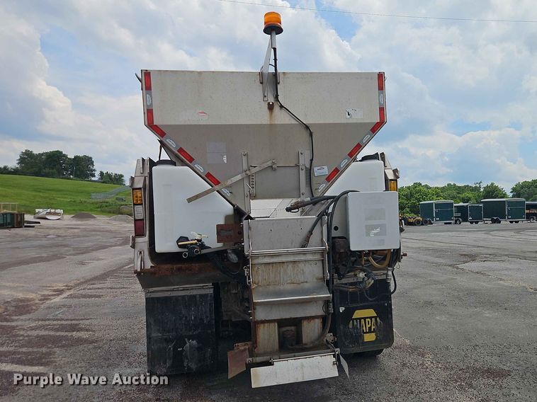 image for item EO7468 2018 Freightliner 108SD dump truck