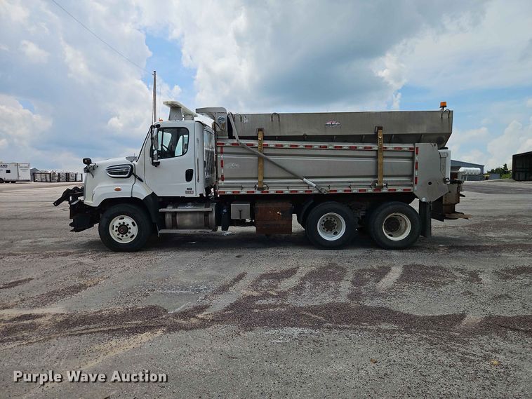 image for item EO7468 2018 Freightliner 108SD dump truck