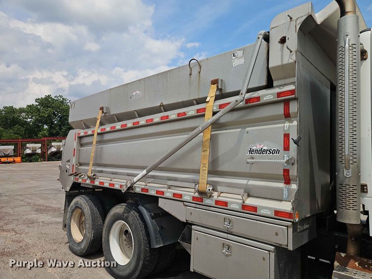 image for item EO7468 2018 Freightliner 108SD dump truck