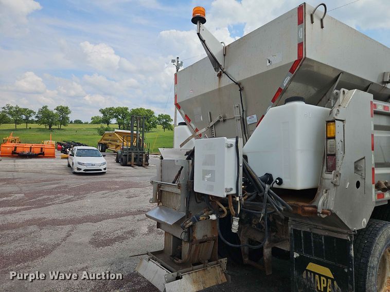 image for item EO7468 2018 Freightliner 108SD dump truck