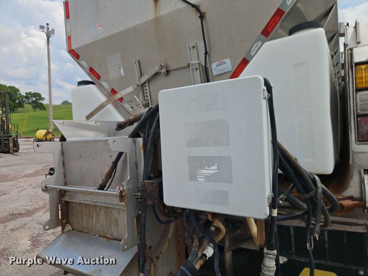 image for item EO7468 2018 Freightliner 108SD dump truck