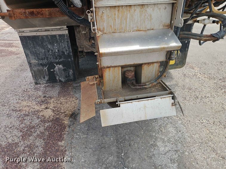 image for item EO7468 2018 Freightliner 108SD dump truck