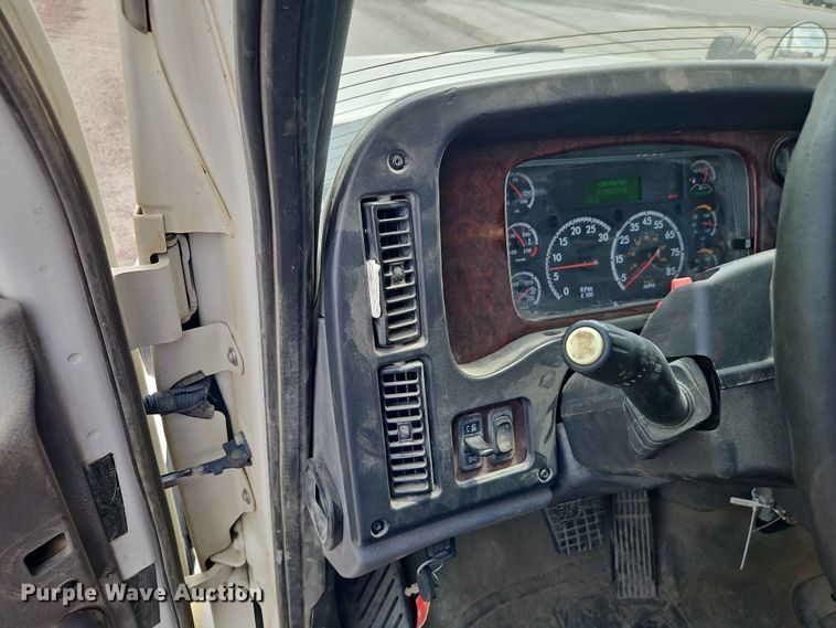 image for item EO7468 2018 Freightliner 108SD dump truck