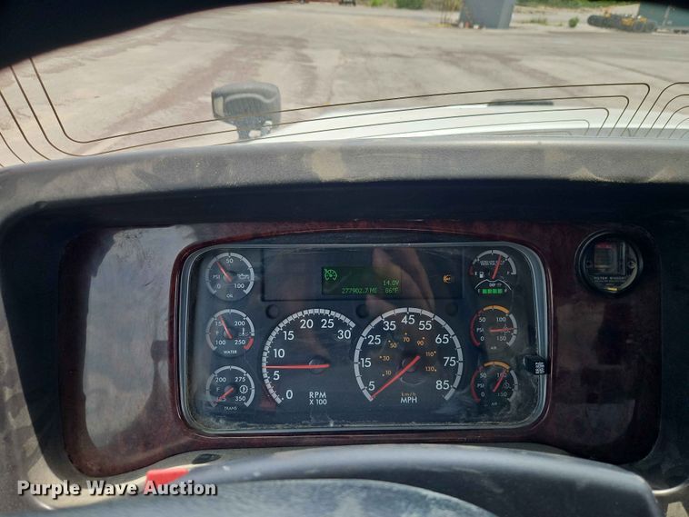 image for item EO7468 2018 Freightliner 108SD dump truck
