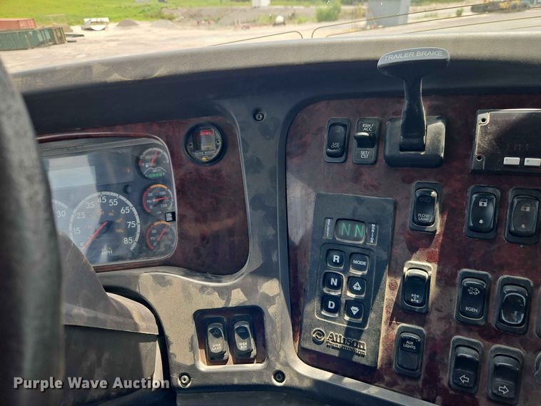 image for item EO7468 2018 Freightliner 108SD dump truck