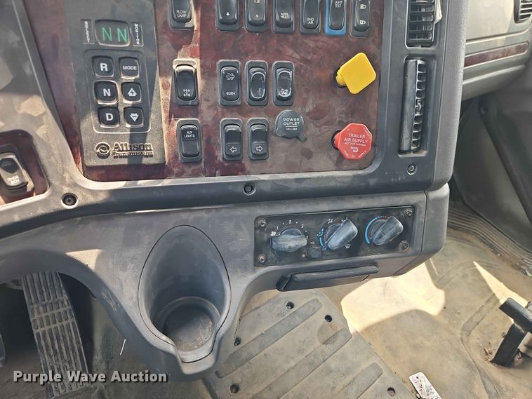image for item EO7468 2018 Freightliner 108SD dump truck