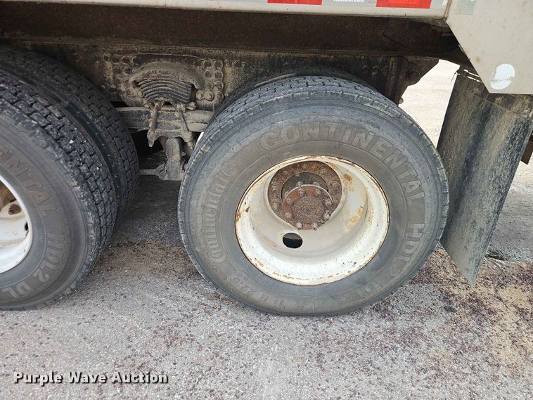 image for item EO7468 2018 Freightliner 108SD dump truck