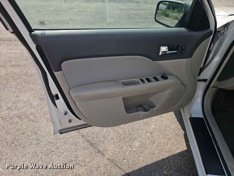 image for item EO7469 2011 Ford Fusion 